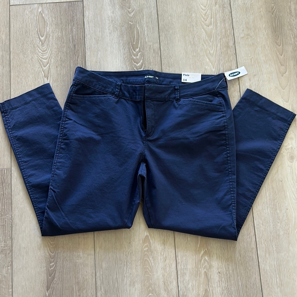 NWT- Women’s Old Navy Deep Blue Pixie Pants- Size 14